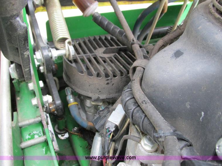 image for item K6582 2013 John Deere 652R Quik Trak lawn mower