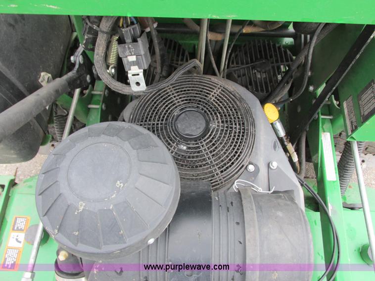 image for item K6582 2013 John Deere 652R Quik Trak lawn mower