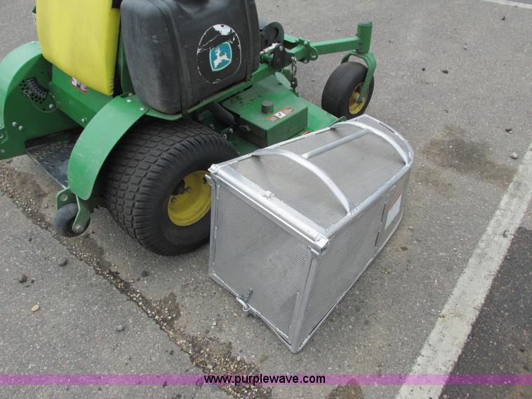 image for item K6582 2013 John Deere 652R Quik Trak lawn mower