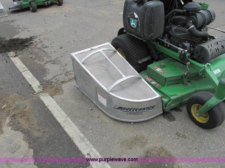 image for item K6582 2013 John Deere 652R Quik Trak lawn mower