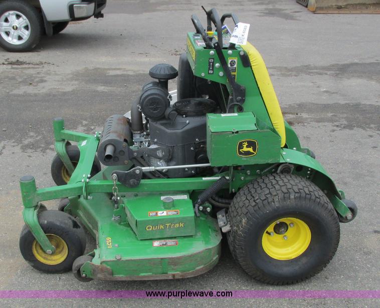 image for item K6583 2013 John Deere 652R Quik Trak lawn mower