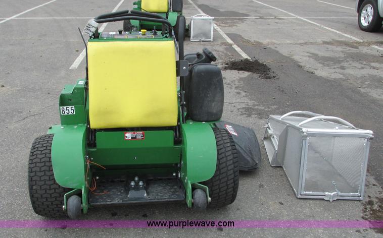 image for item K6583 2013 John Deere 652R Quik Trak lawn mower