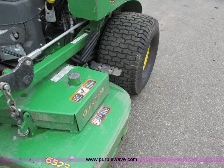 image for item K6583 2013 John Deere 652R Quik Trak lawn mower