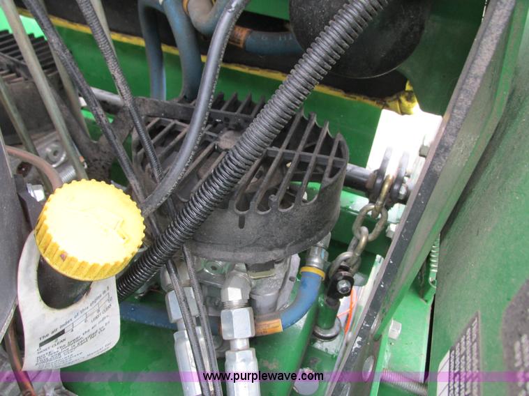 image for item K6583 2013 John Deere 652R Quik Trak lawn mower