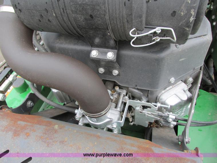 image for item K6583 2013 John Deere 652R Quik Trak lawn mower