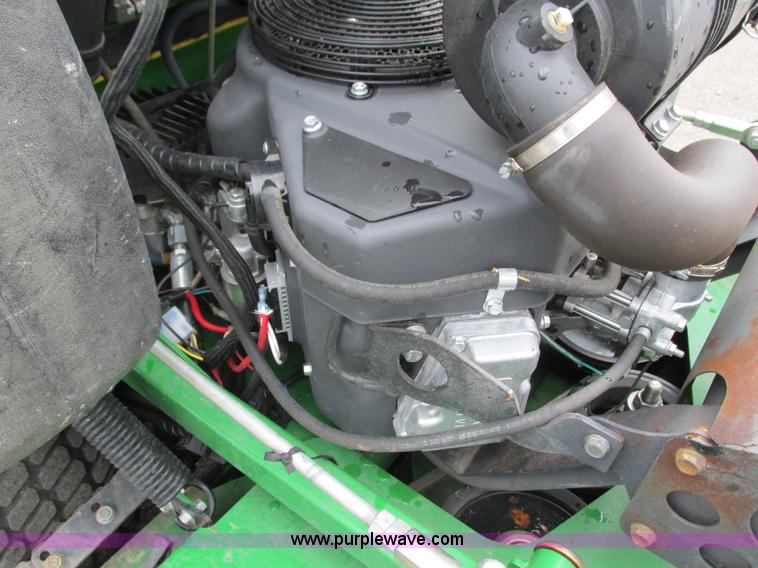 image for item K6583 2013 John Deere 652R Quik Trak lawn mower