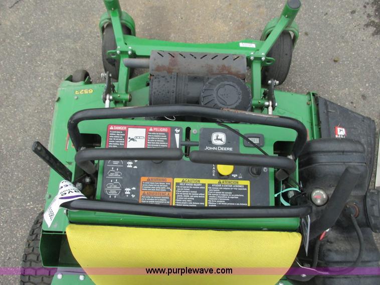 image for item K6583 2013 John Deere 652R Quik Trak lawn mower