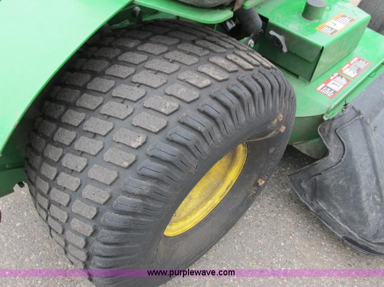 image for item K6583 2013 John Deere 652R Quik Trak lawn mower