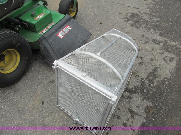 image for item K6583 2013 John Deere 652R Quik Trak lawn mower