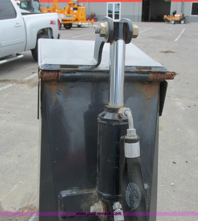 image for item K6589 2010 Bobcat SB200X78 snow blower