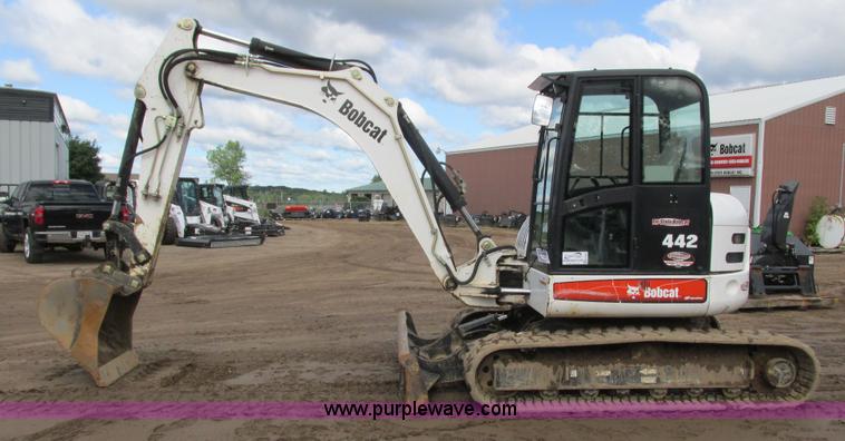 image for item K6591 2006 Bobcat 442C compact excavator