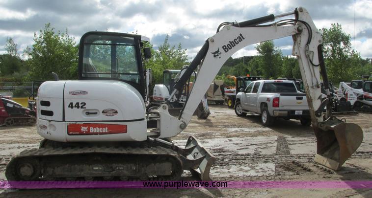 image for item K6591 2006 Bobcat 442C compact excavator
