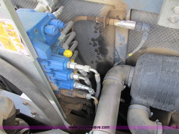 image for item K6591 2006 Bobcat 442C compact excavator