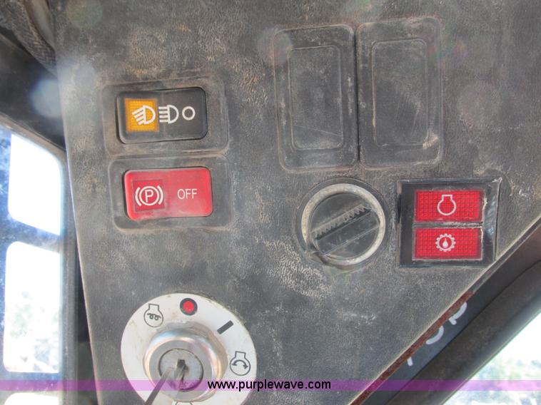 image for item K6601 2011 Bobcat S70 skid steer