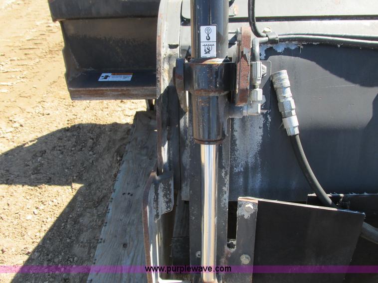 image for item K6603 2011 Bobcat 24PLA planer