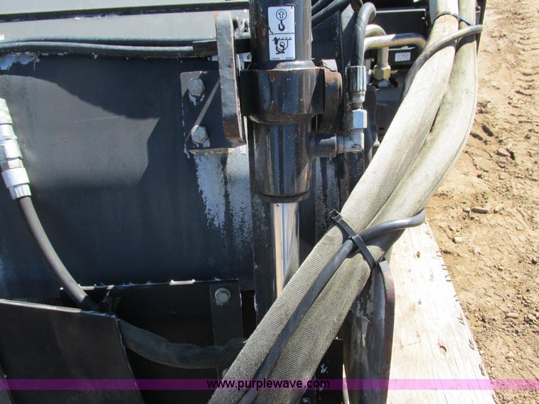 image for item K6603 2011 Bobcat 24PLA planer