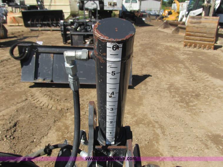 image for item K6603 2011 Bobcat 24PLA planer