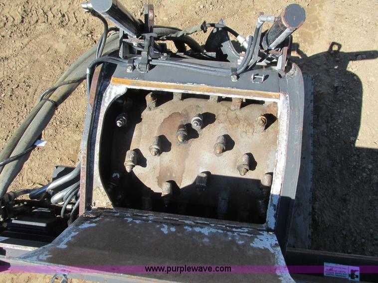 image for item K6603 2011 Bobcat 24PLA planer