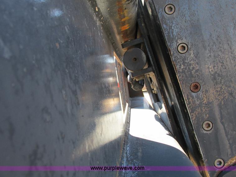 image for item K6603 2011 Bobcat 24PLA planer