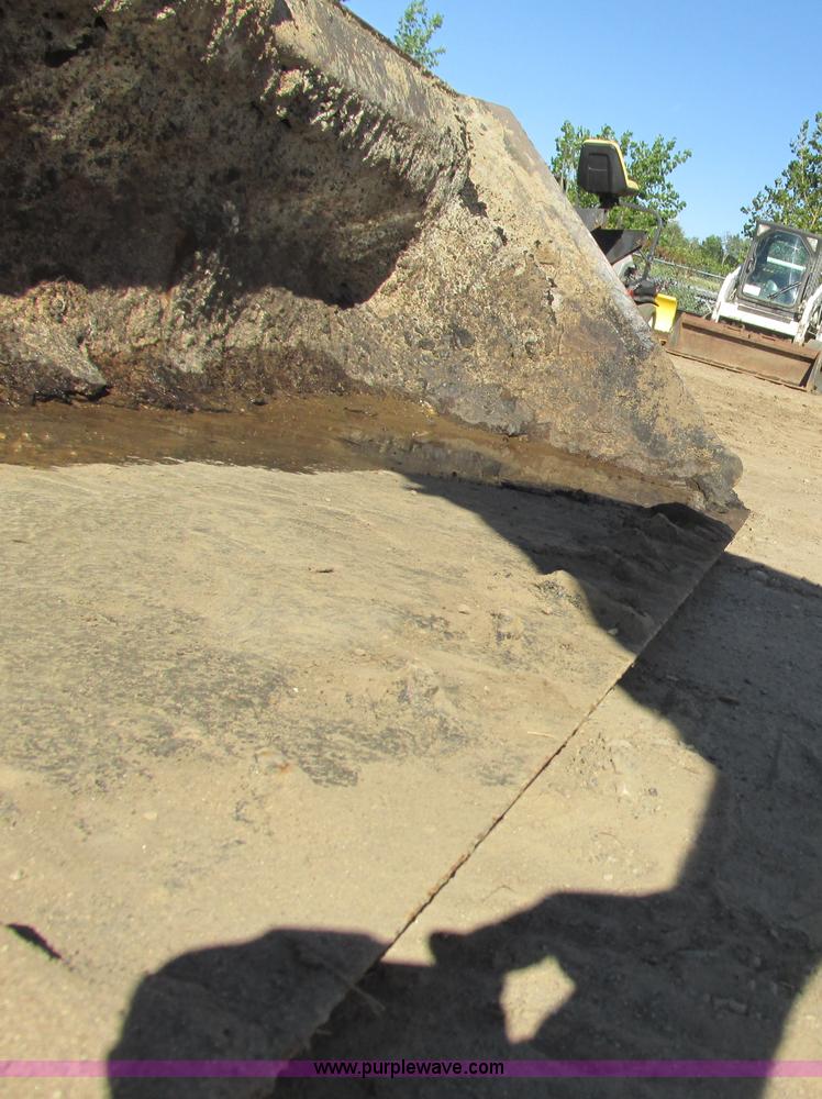 image for item K6609 2012 Bobcat S650 skid steer