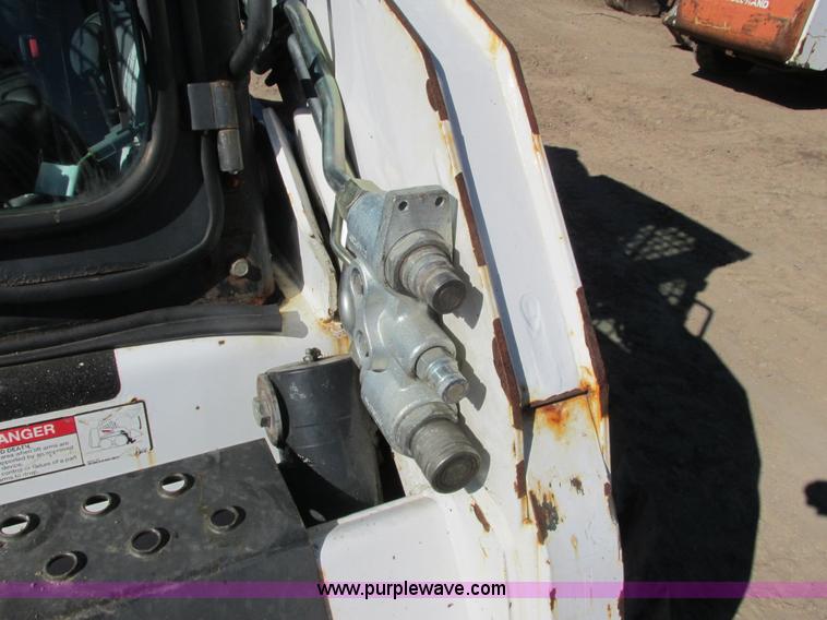 image for item K6612 2011 Bobcat S205 skid steer