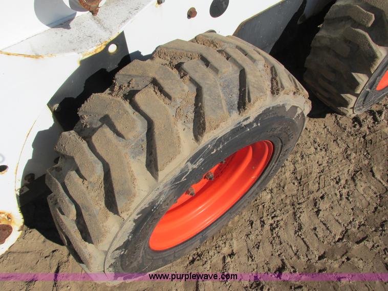 image for item K6612 2011 Bobcat S205 skid steer