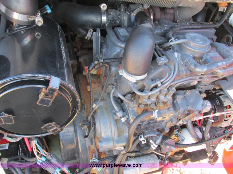 image for item K6612 2011 Bobcat S205 skid steer