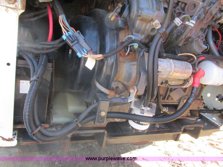 image for item K6612 2011 Bobcat S205 skid steer