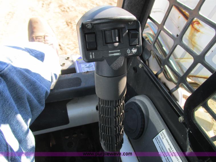 image for item K6612 2011 Bobcat S205 skid steer