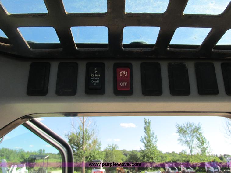 image for item K6612 2011 Bobcat S205 skid steer
