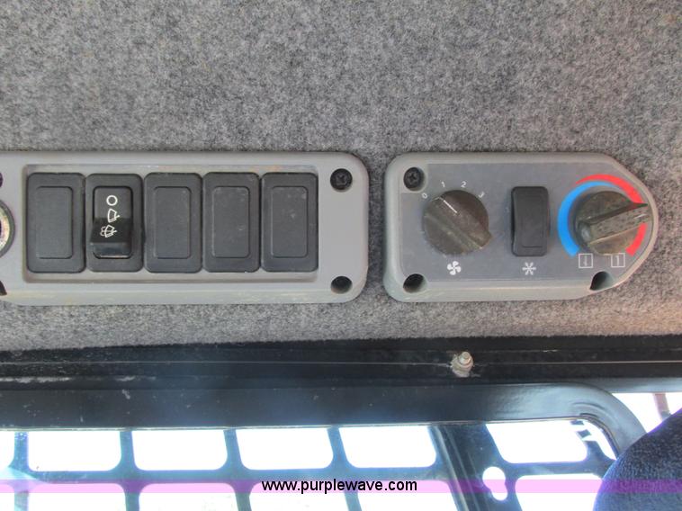 image for item K6612 2011 Bobcat S205 skid steer