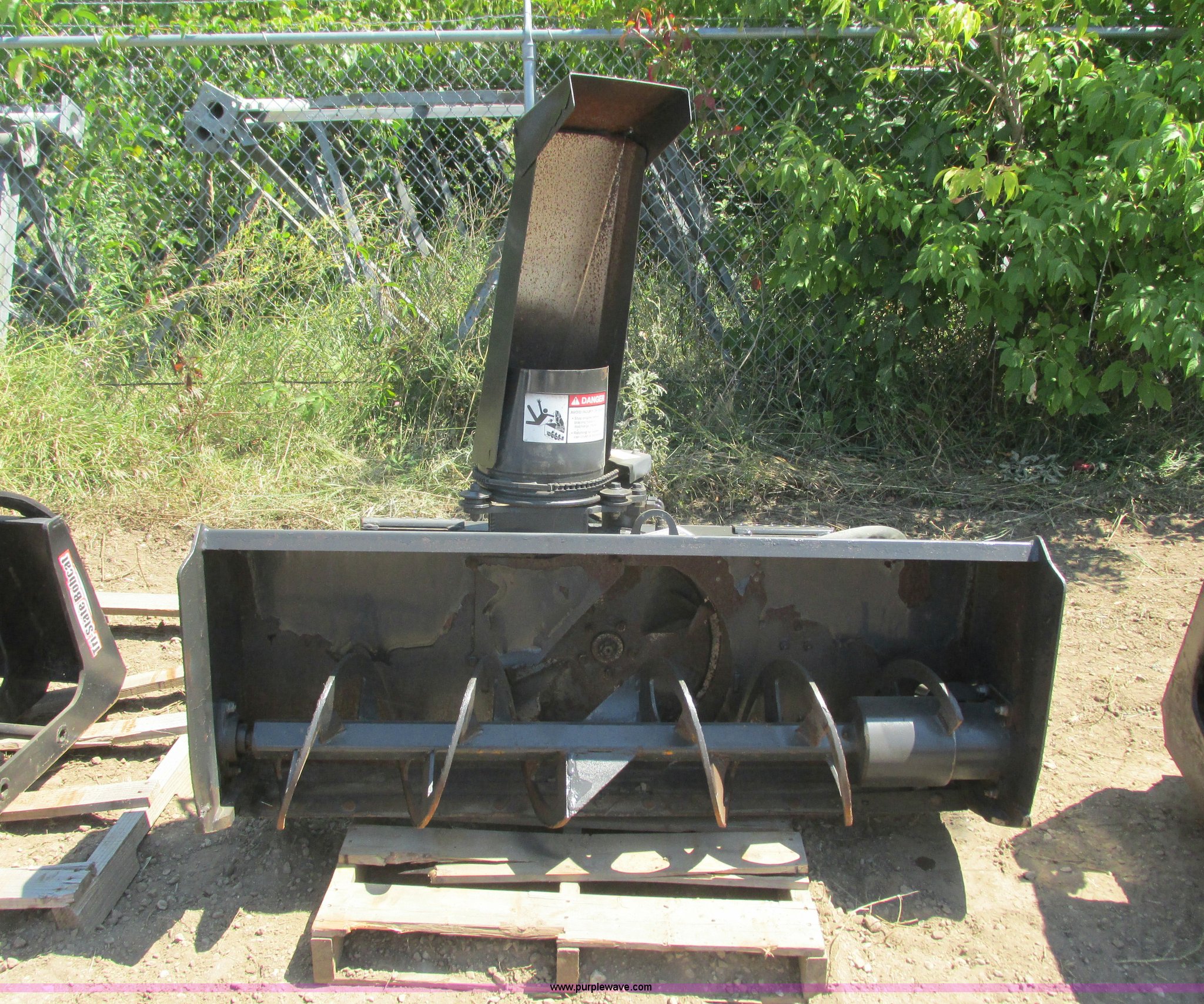 Bobcat SB200X60 skid steer snow blower in Hudson, WI | Item K6531 sold | Purple Wave