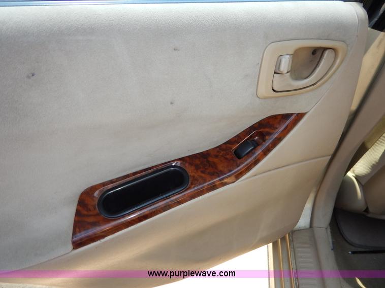 image for item J2707 2001 Mitsubishi Galant