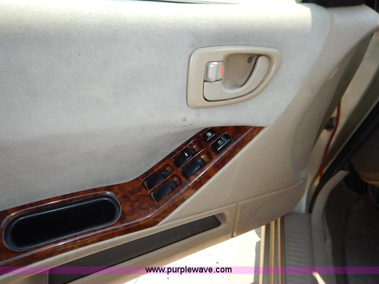 image for item J2707 2001 Mitsubishi Galant