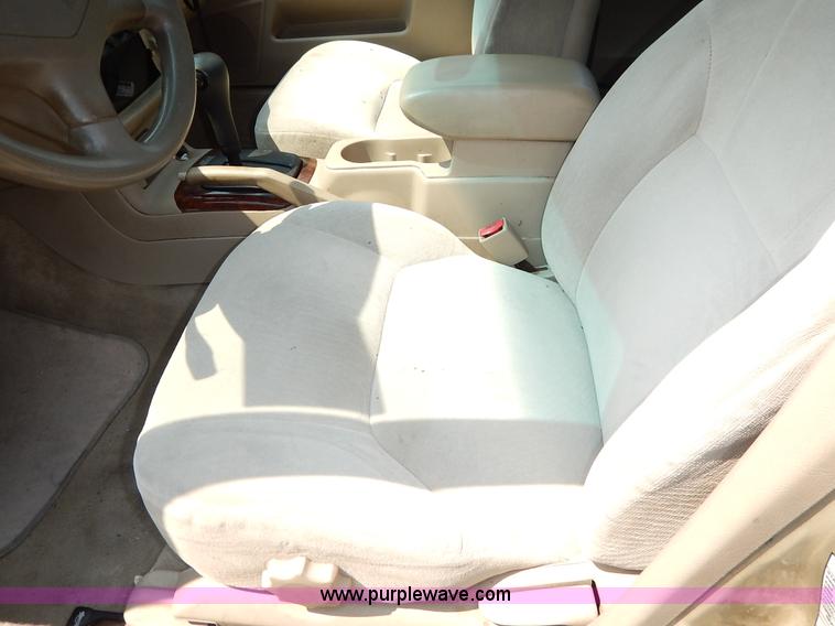 image for item J2707 2001 Mitsubishi Galant