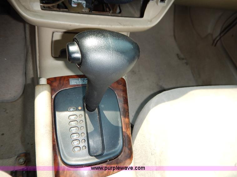 image for item J2707 2001 Mitsubishi Galant