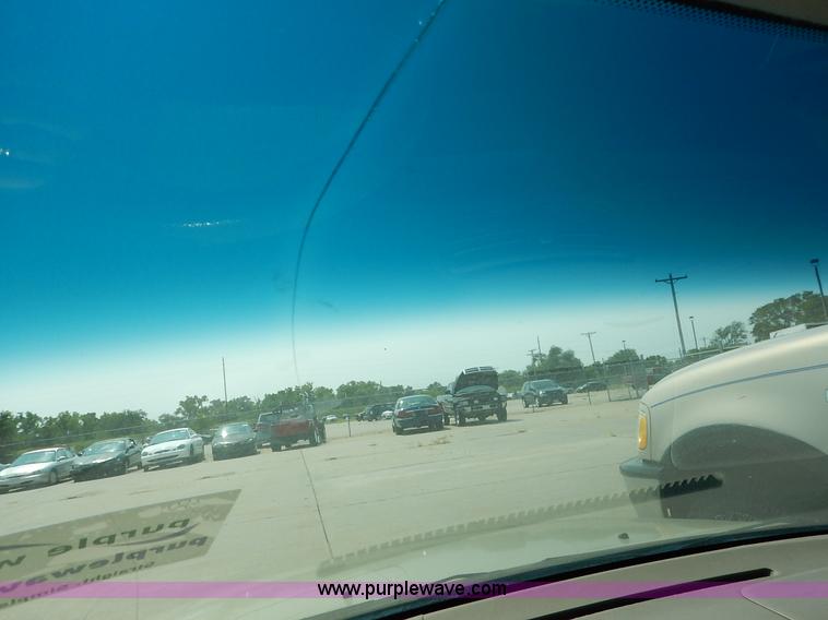 image for item J2707 2001 Mitsubishi Galant