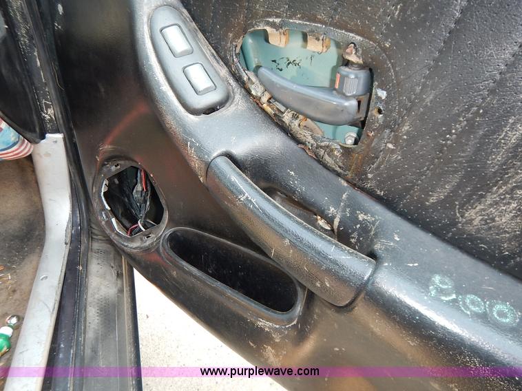 image for item J3539 1998 Pontiac Grand Prix