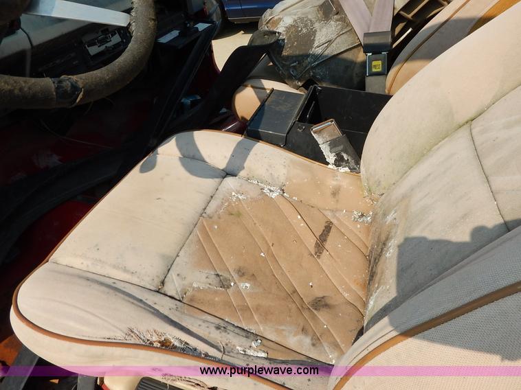 image for item J3543 1992 Jeep Wrangler SUV