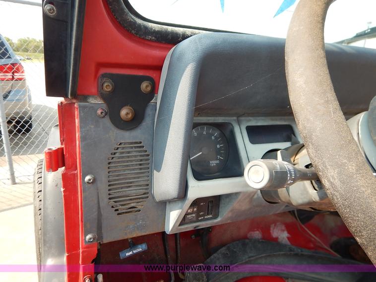 image for item J3543 1992 Jeep Wrangler SUV