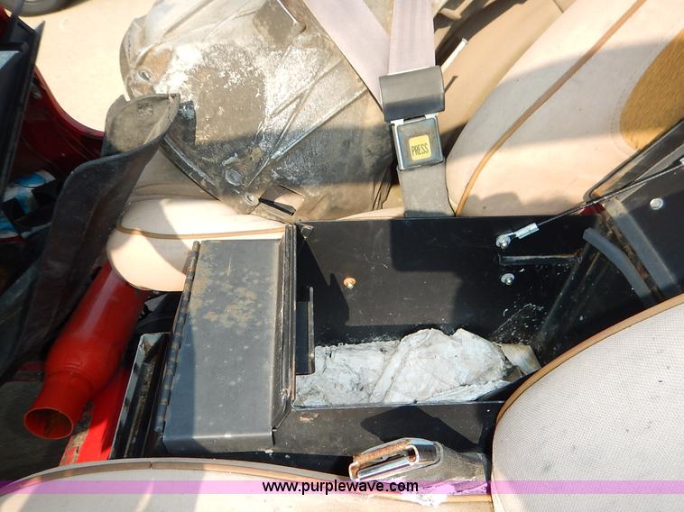 image for item J3543 1992 Jeep Wrangler SUV