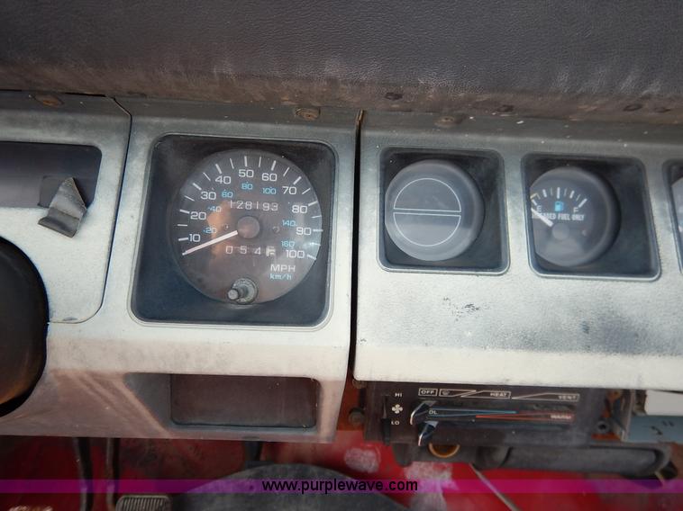 image for item J3543 1992 Jeep Wrangler SUV