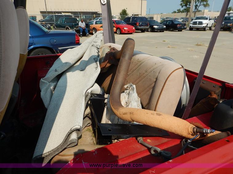 image for item J3543 1992 Jeep Wrangler SUV