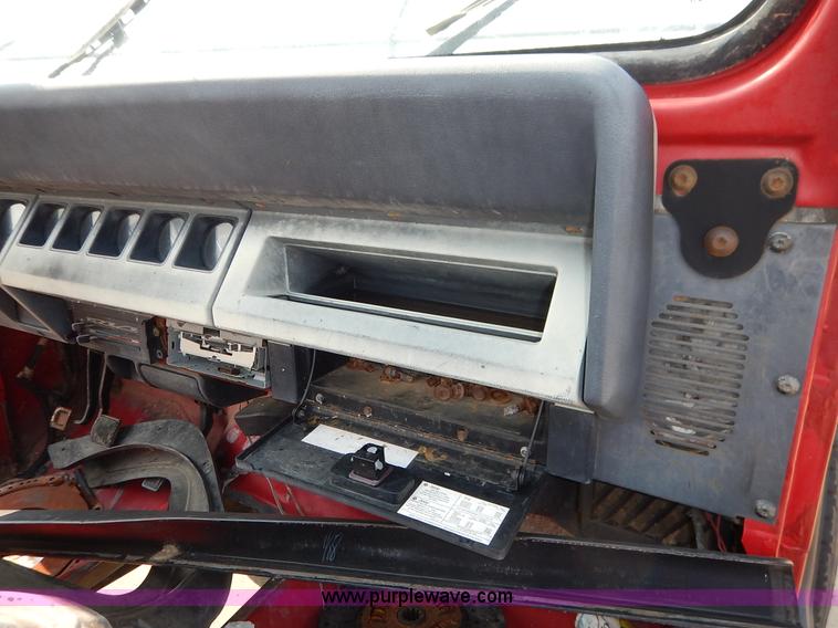 image for item J3543 1992 Jeep Wrangler SUV