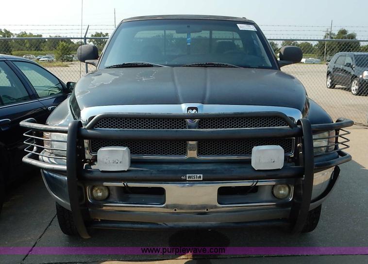 image for item J3545 1999 Dodge Ram 1500 pickup truck