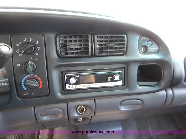 image for item J3545 1999 Dodge Ram 1500 pickup truck