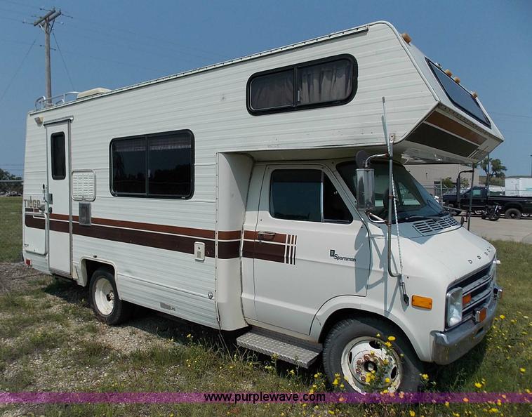 image for item J3550 1978 Dodge Sportsman motor home