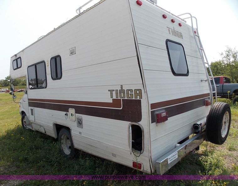 image for item J3550 1978 Dodge Sportsman motor home