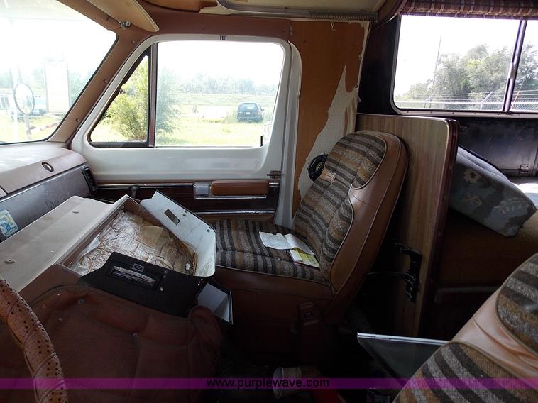 image for item J3550 1978 Dodge Sportsman motor home
