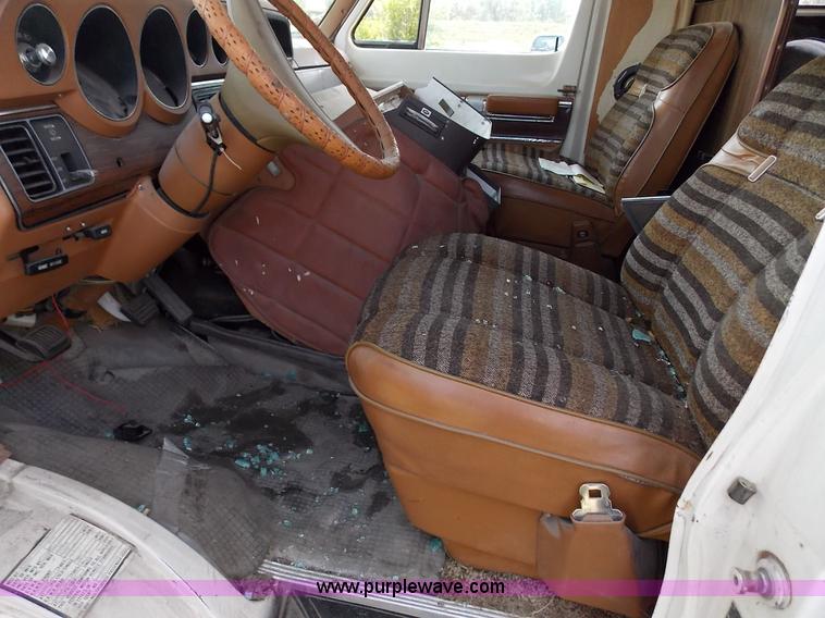 image for item J3550 1978 Dodge Sportsman motor home